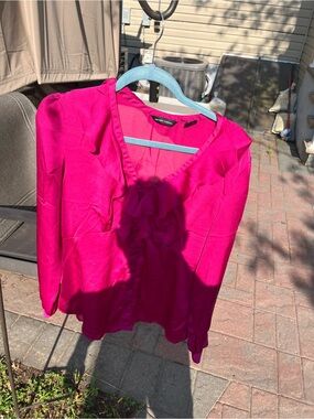 New York & Company Bright Fuchsia V-Neck Blouse size 12